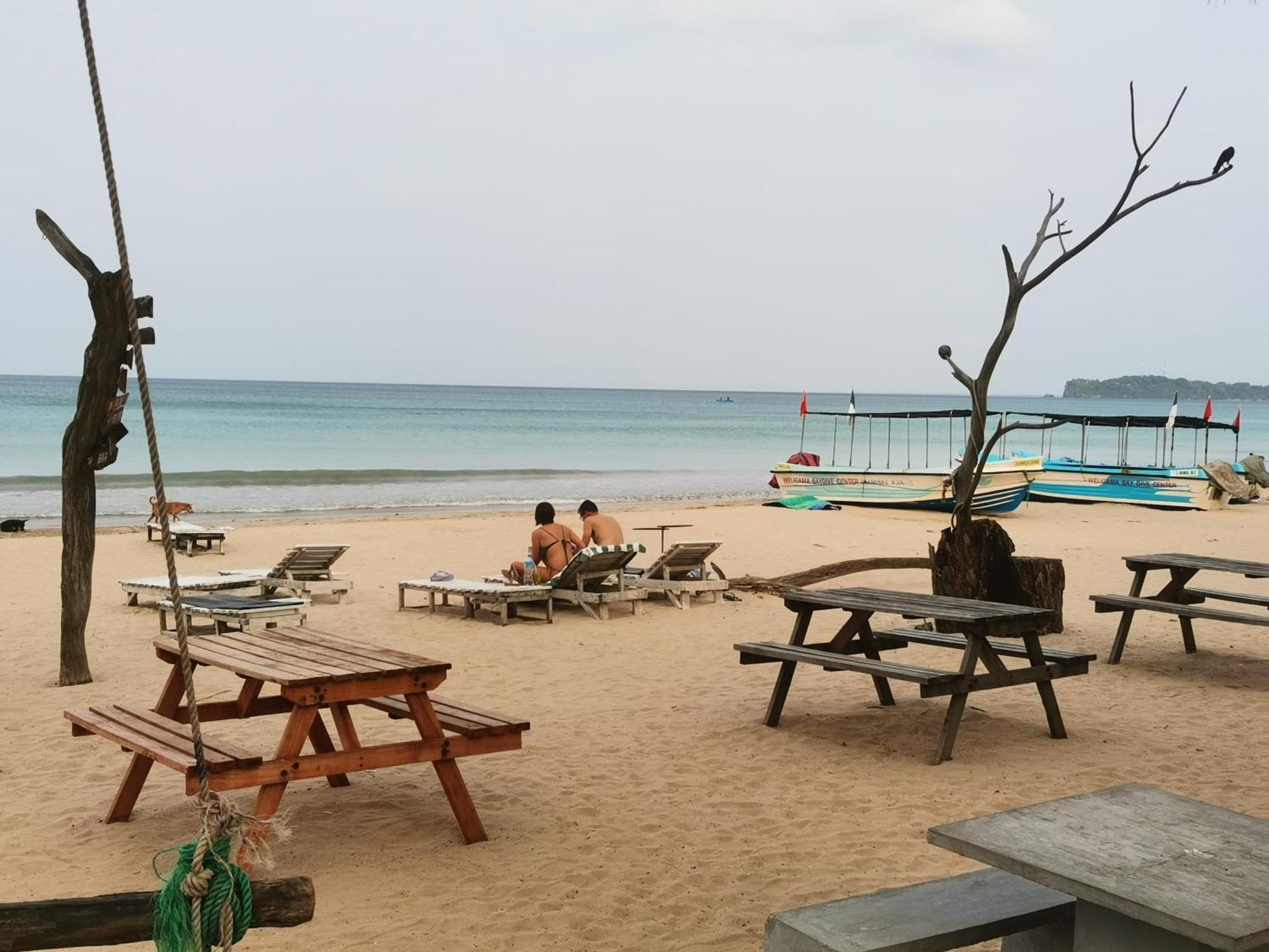 Surf Reef Beach Trincomalee Eksteriør billede