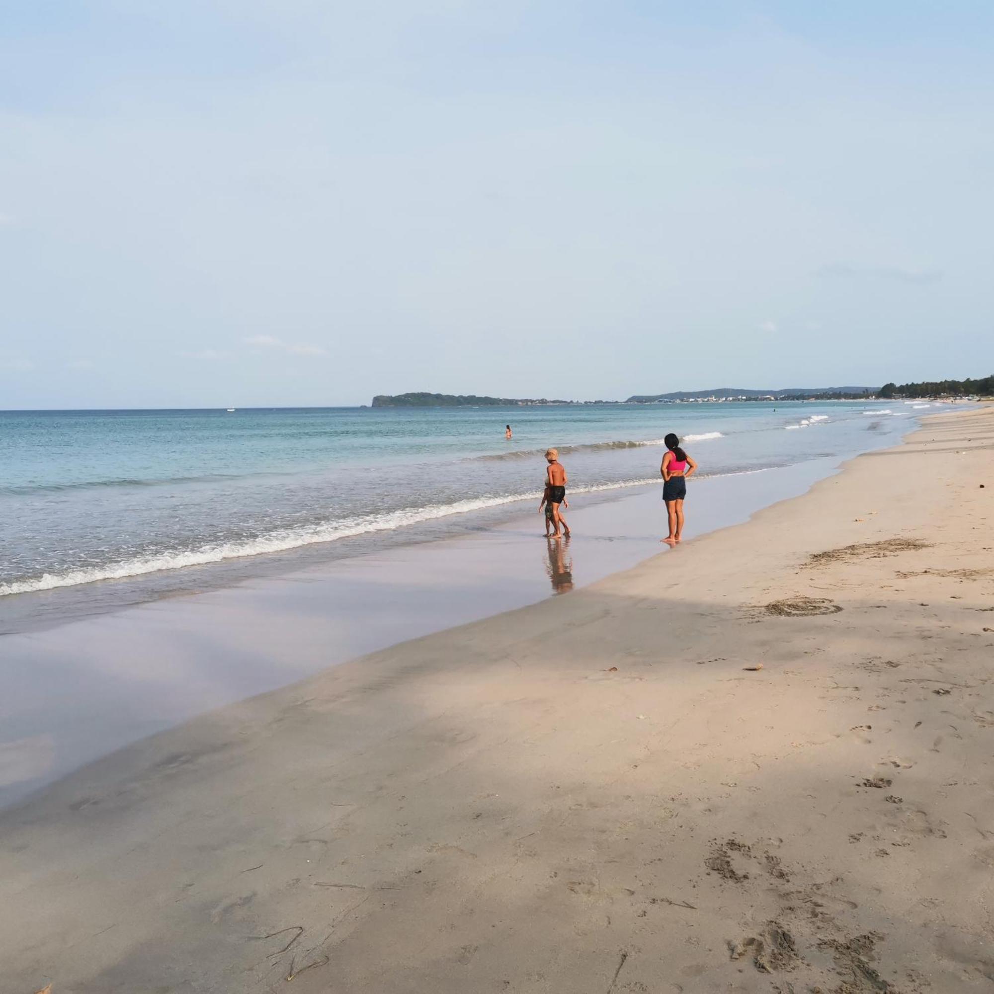 Surf Reef Beach Trincomalee Eksteriør billede