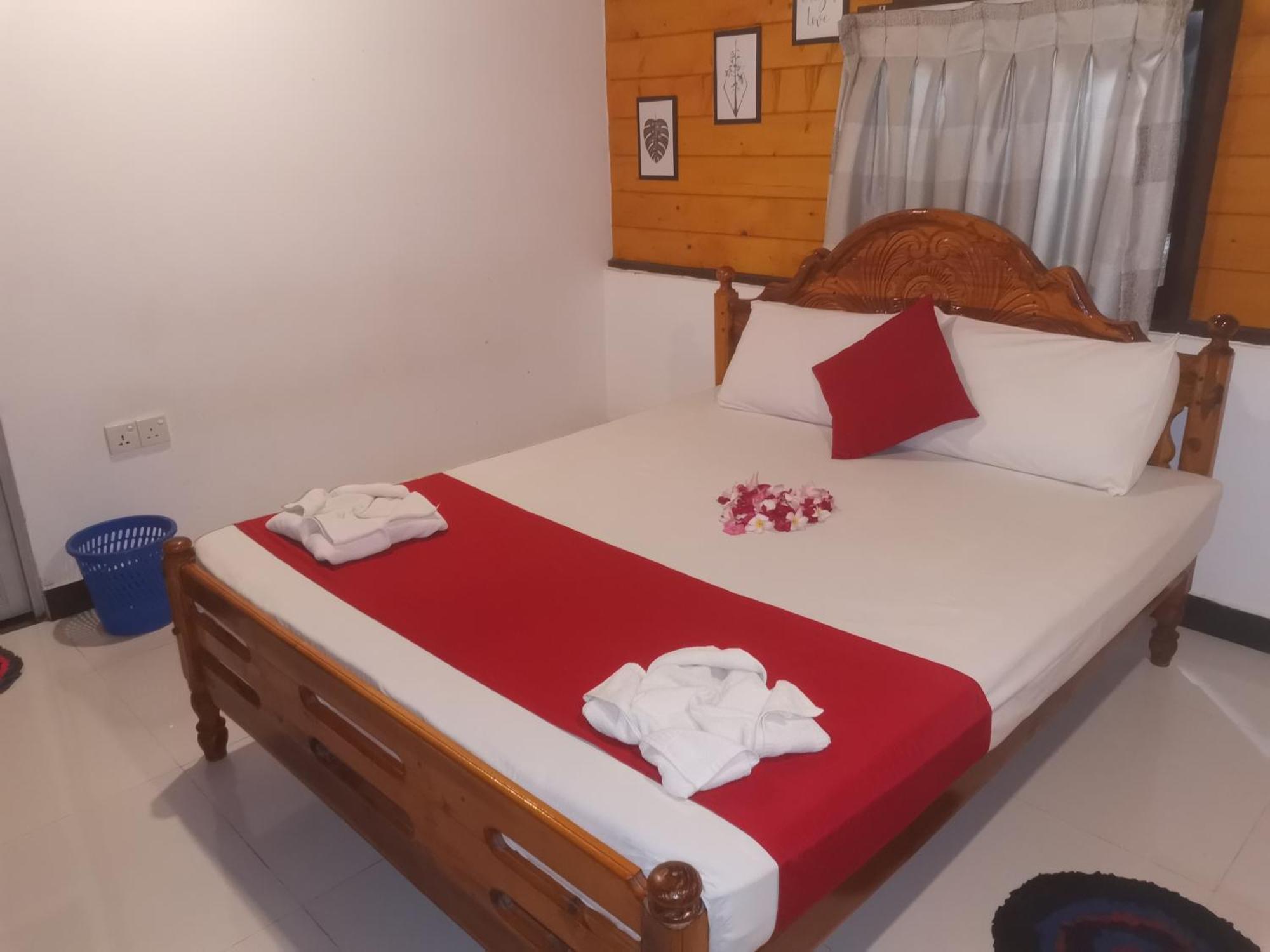 Surf Reef Beach Trincomalee Eksteriør billede
