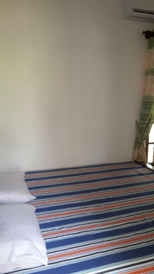 Surf Reef Beach Trincomalee Eksteriør billede
